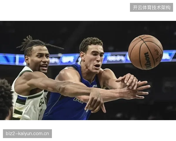 莱夫利替补登场有效保护禁区，但独行侠整体防守轮转速度仍难匹配绿军